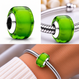 Charm séparateur murano vert pomme lisse pour bracelet
