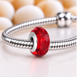 Charm murano rouge facette pour bracelet